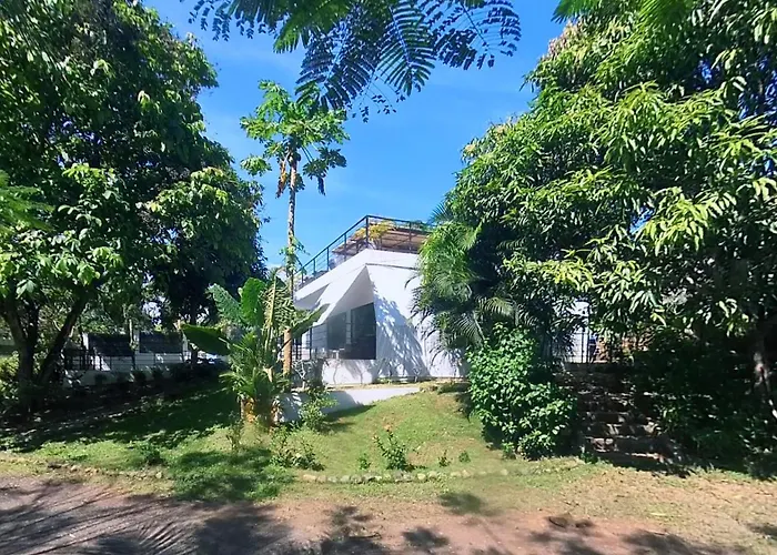 Designer Villa Sunset Hills with Pool